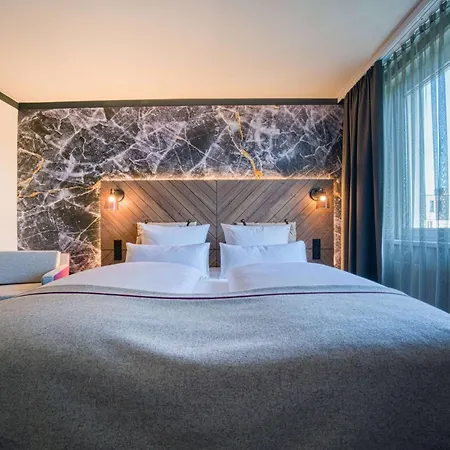 Fourside Messe, Trademark Collection By Wyndham